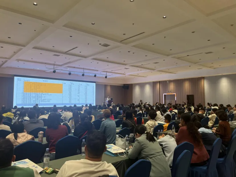 初一开局,三年布局:小鹰爱学家庭成长讲座全国开展中-第2张图片-四季读书网