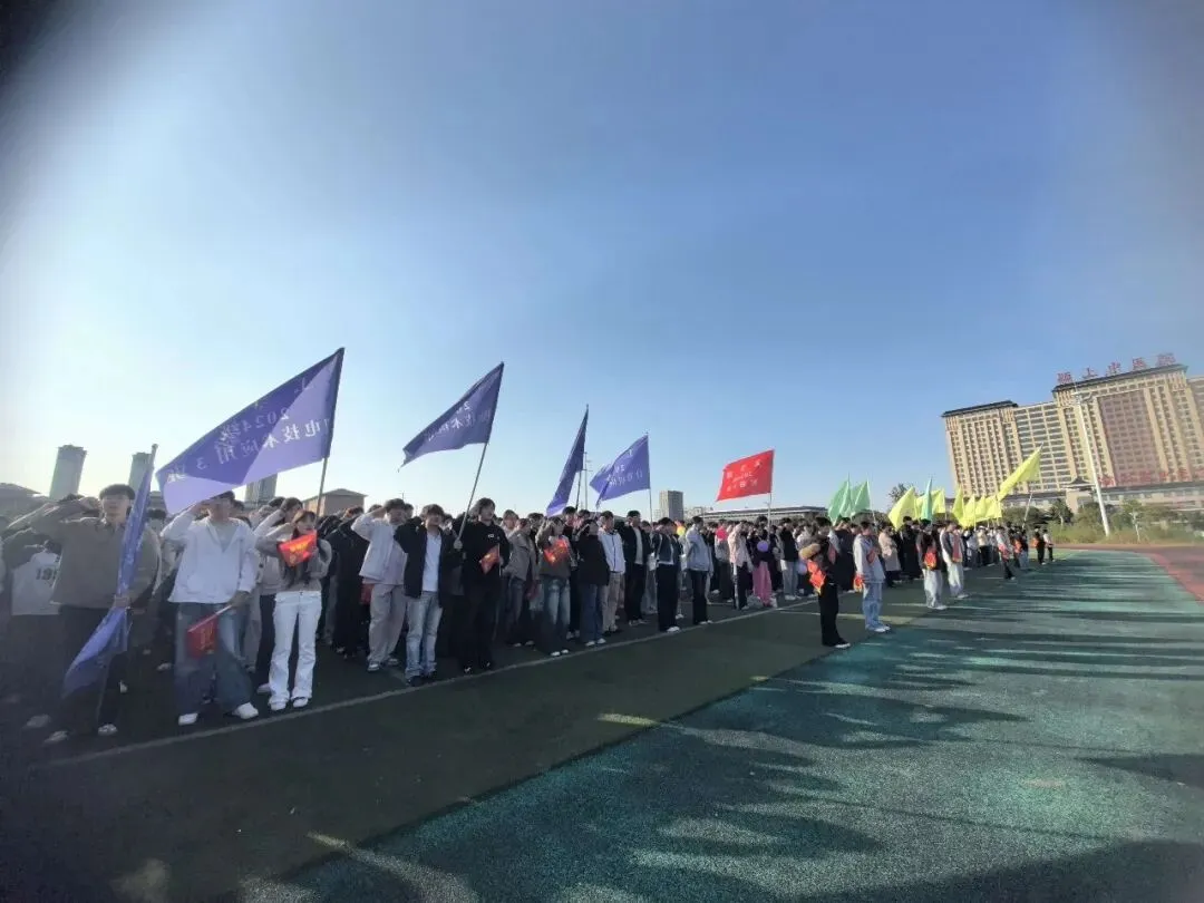 擂响高考冲锋号 圆梦青春正当时 ——颍上县职业技术学校举行动员大会-第9张图片-四季读书网 擂响高考冲锋号 圆梦青春正当时 ——颍上县职业技术学校举行动员大会-第9张图片-四季读书网