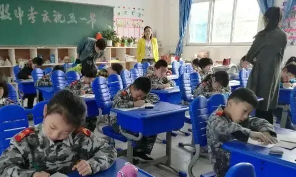 小学生“倒数第一”试卷火了,巧妙避开所有正确答案,气笑老师-第1张图片-四季读书网