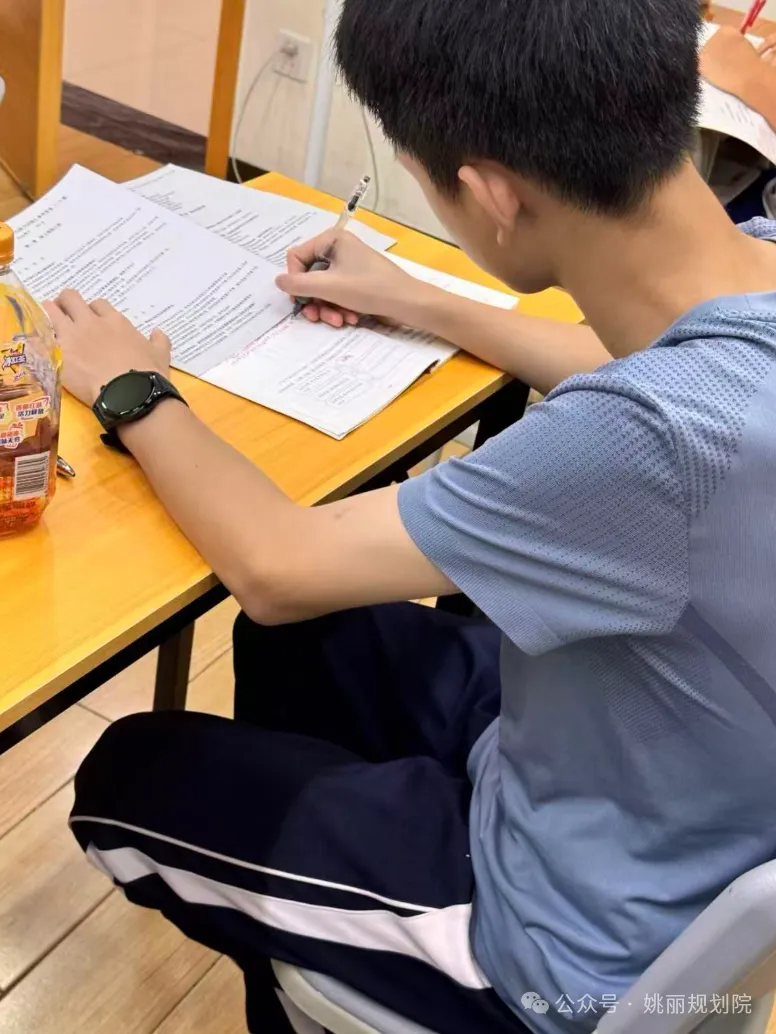 初三孩子,明明已经很努力了,为什么成绩就是上不去?-第1张图片-四季读书网 初三孩子,明明已经很努力了,为什么成绩就是上不去?-第1张图片-四季读书网