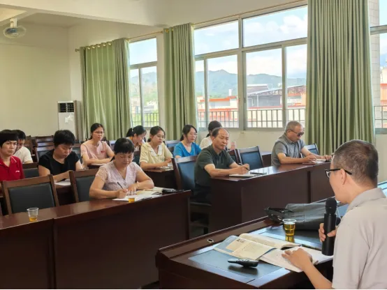丰顺县中考备考能力提升培训班历史学科教研活动在石江中学举行-第22张图片-四季读书网 丰顺县中考备考能力提升培训班历史学科教研活动在石江中学举行-第22张图片-四季读书网