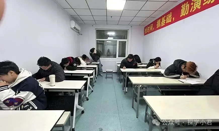 2027届菏泽泽文高考艺术生文化培训班招生启动,学费及课程安排-第12张图片-四季读书网 2027届菏泽泽文高考艺术生文化培训班招生启动,学费及课程安排-第12张图片-四季读书网