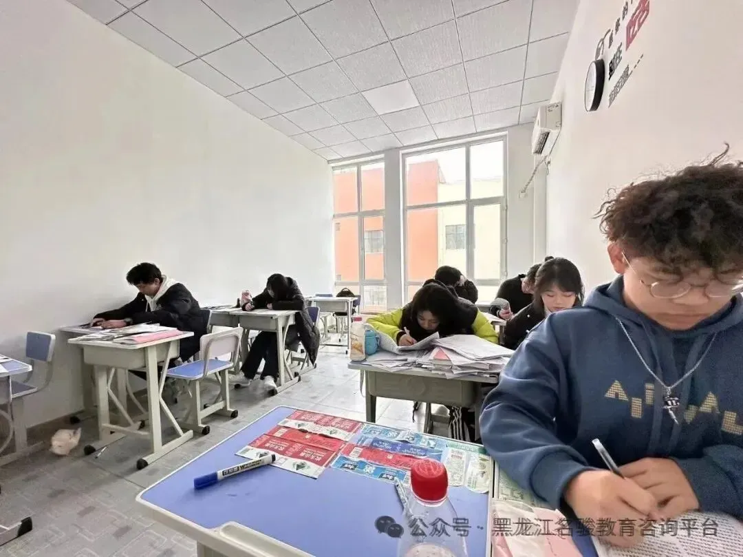 备战27年高考,签约提分-第10张图片-四季读书网 备战27年高考,签约提分-第10张图片-四季读书网