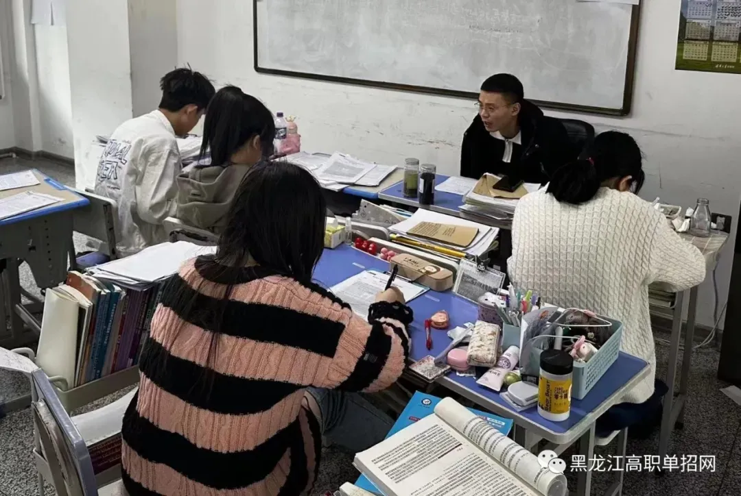 备战27年高考,签约提分-第40张图片-四季读书网 备战27年高考,签约提分-第40张图片-四季读书网
