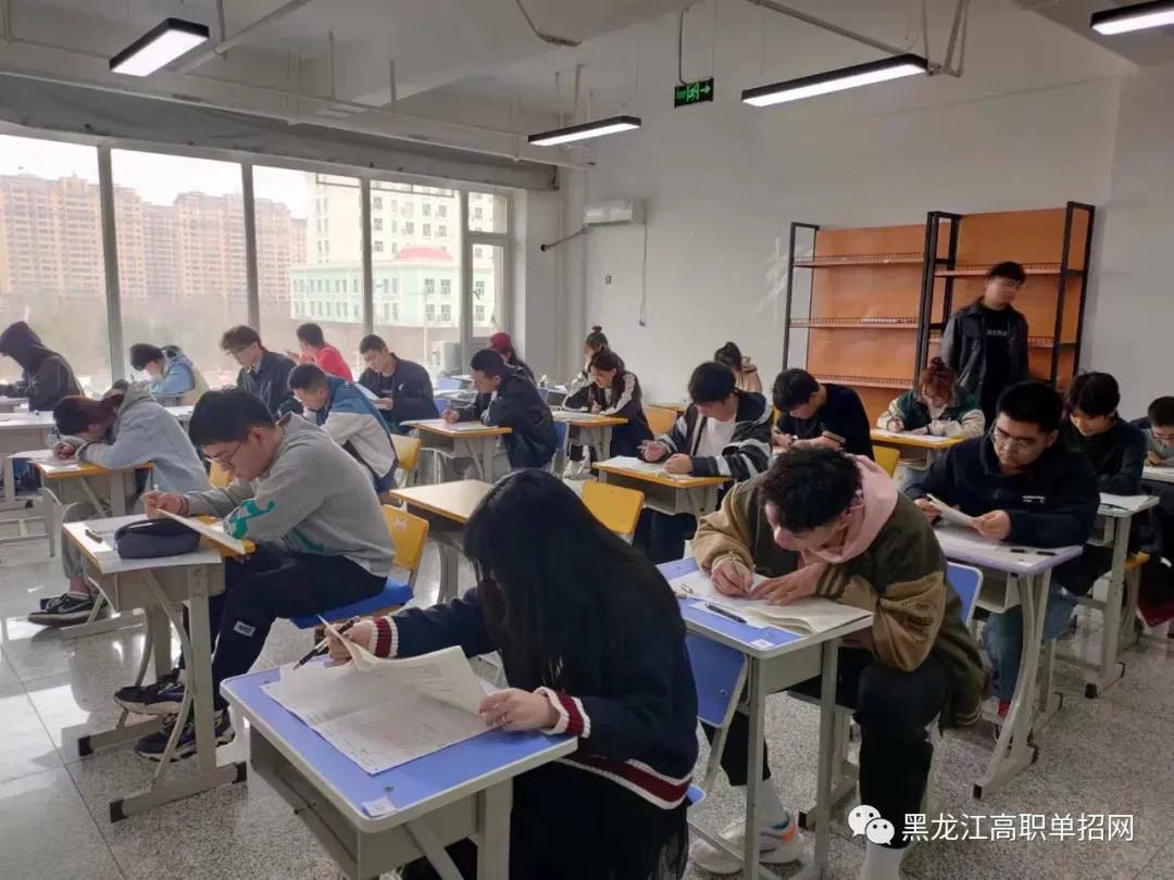备战27年高考,签约提分-第57张图片-四季读书网 备战27年高考,签约提分-第57张图片-四季读书网