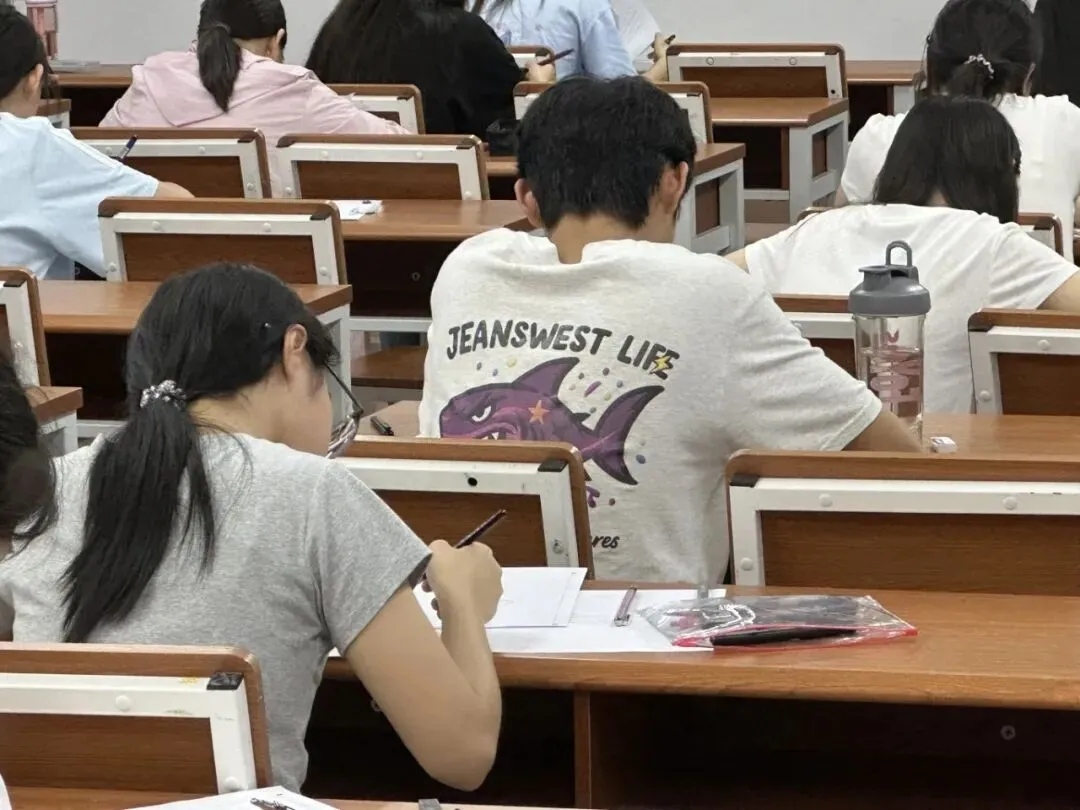 春考备考迷茫?推荐来广轻大校内春季高考辅导班,高中生独立开班,稳冲高分!-第23张图片-四季读书网 春考备考迷茫?推荐来广轻大校内春季高考辅导班,高中生独立开班,稳冲高分!-第23张图片-四季读书网