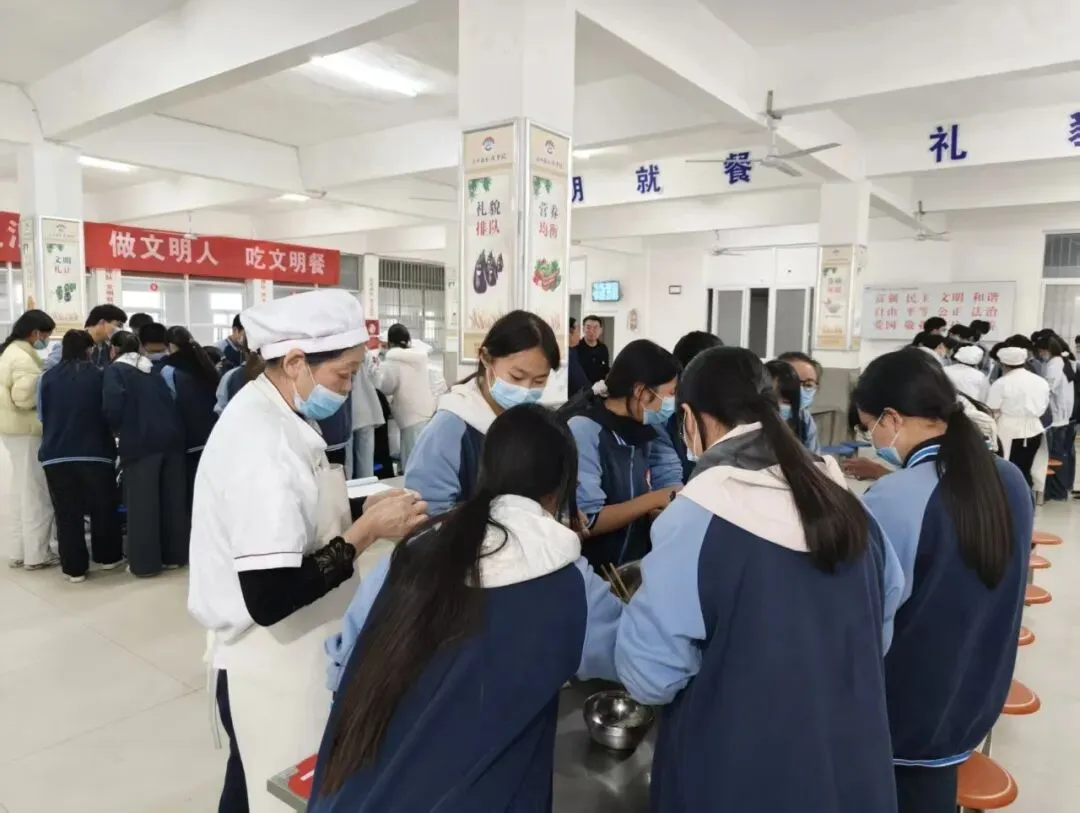 馄饨承暖意 实践润芳华——初三年级开展包馄饨劳动实践活动-第2张图片-四季读书网 馄饨承暖意 实践润芳华——初三年级开展包馄饨劳动实践活动-第2张图片-四季读书网