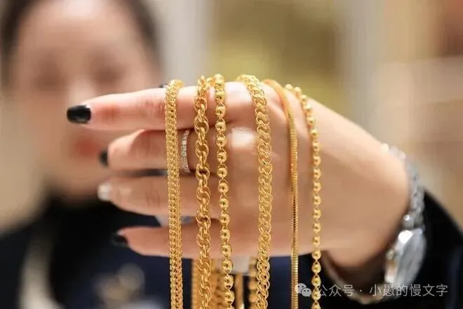 初二女生独自走进老凤祥卖掉妈妈金项链,店员熔完才发现麻烦大了-第2张图片-四季读书网