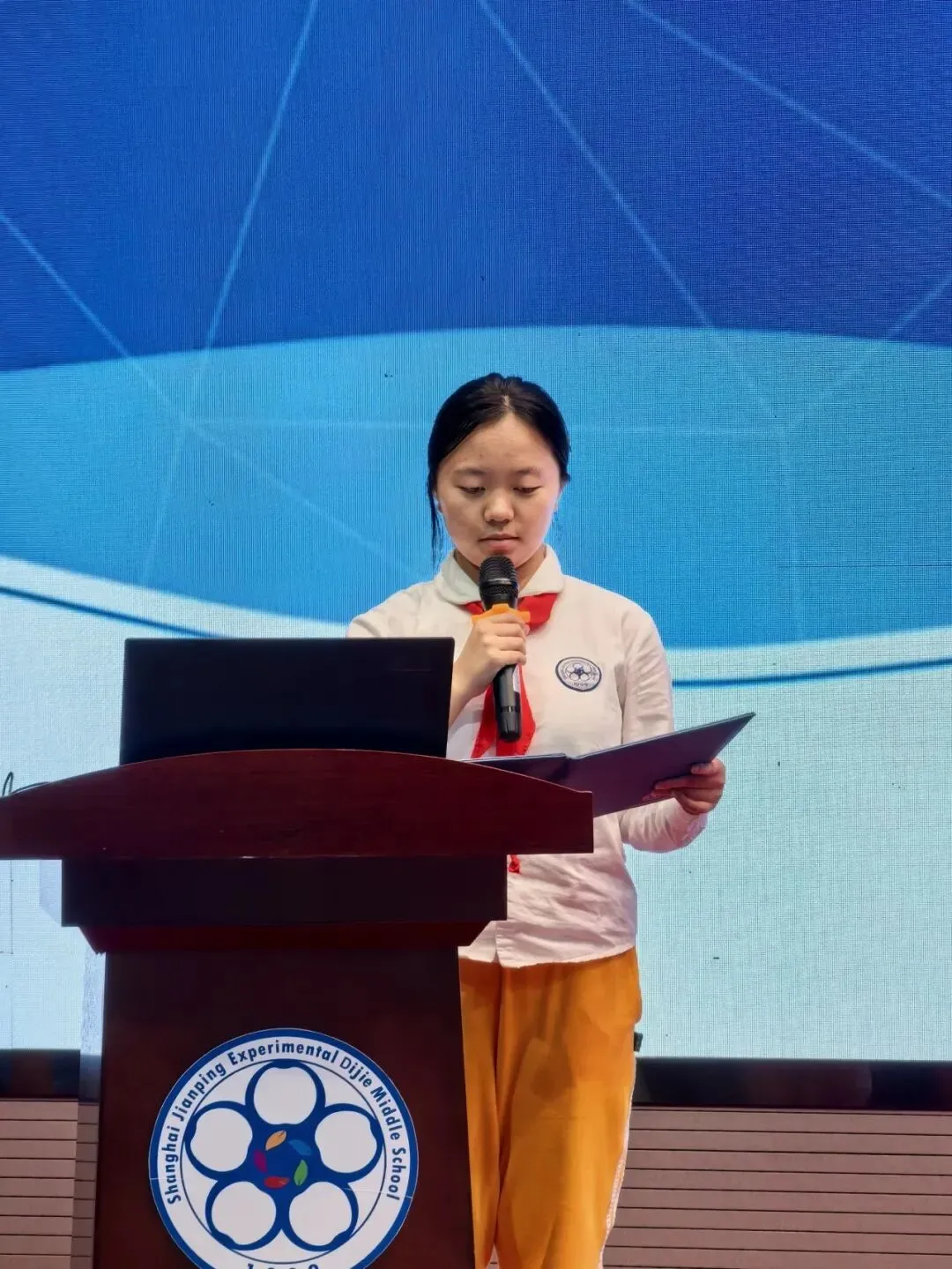静心 静思 静行——初三年级家长会顺利举行-第15张图片-四季读书网 静心 静思 静行——初三年级家长会顺利举行-第15张图片-四季读书网