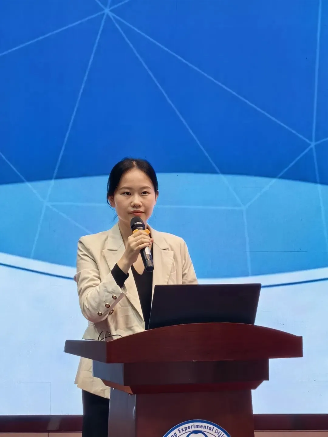 静心 静思 静行——初三年级家长会顺利举行-第19张图片-四季读书网 静心 静思 静行——初三年级家长会顺利举行-第19张图片-四季读书网
