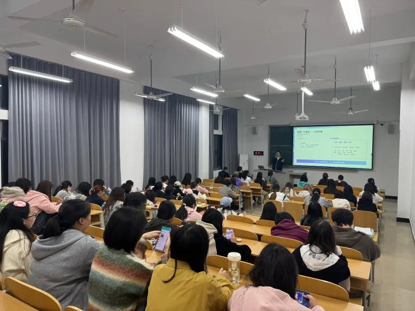 真题真做进课堂!校企携手解锁演艺经纪一线实战赛道-第2张图片-四季读书网 真题真做进课堂!校企携手解锁演艺经纪一线实战赛道-第2张图片-四季读书网