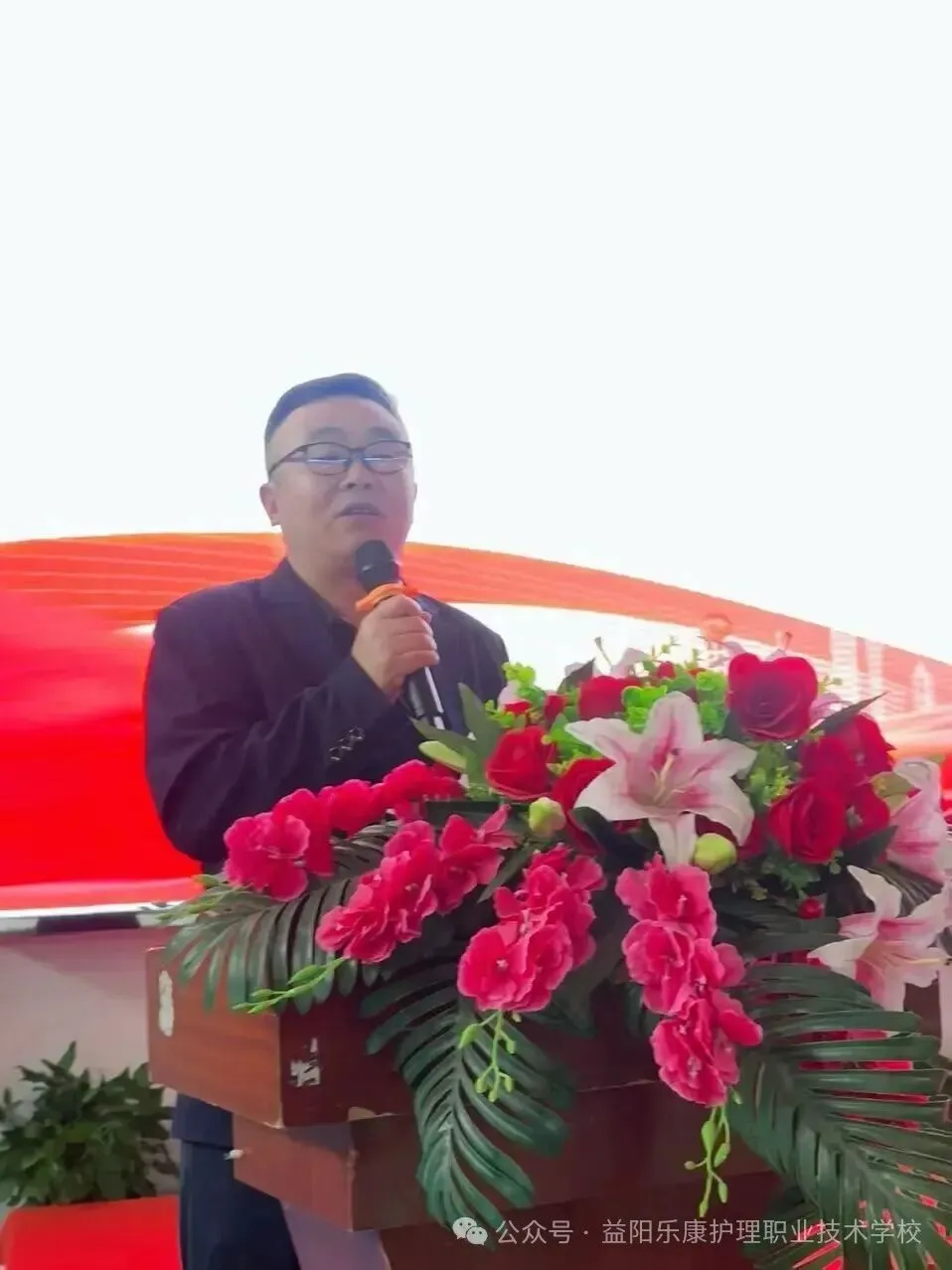 逐光而上,决战高考|我校高三高考动员大会顺利举行-第26张图片-四季读书网