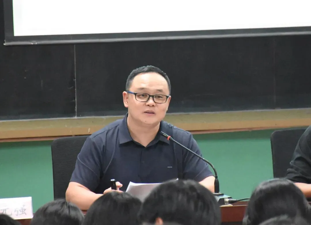 [升学篇]宜良县第二中学举行2027年高考报名动员暨培训大会-第7张图片-四季读书网