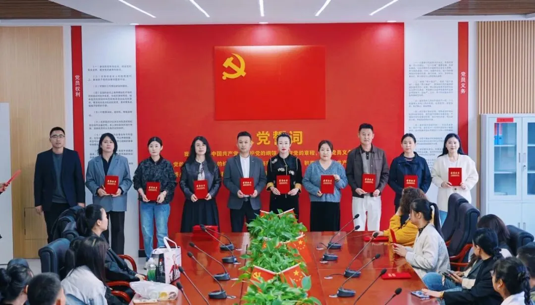 鸿臻|陪跑操、陪听课……高三家委会为高考冲刺保驾护航!-第7张图片-四季读书网