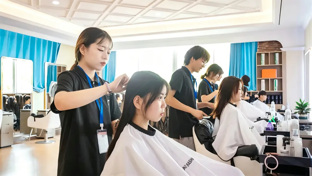 考不上高中,初三女孩学什么好?这四个专业市场需求大、环境好,建议收藏~-第20张图片-四季读书网 考不上高中,初三女孩学什么好?这四个专业市场需求大、环境好,建议收藏~-第20张图片-四季读书网
