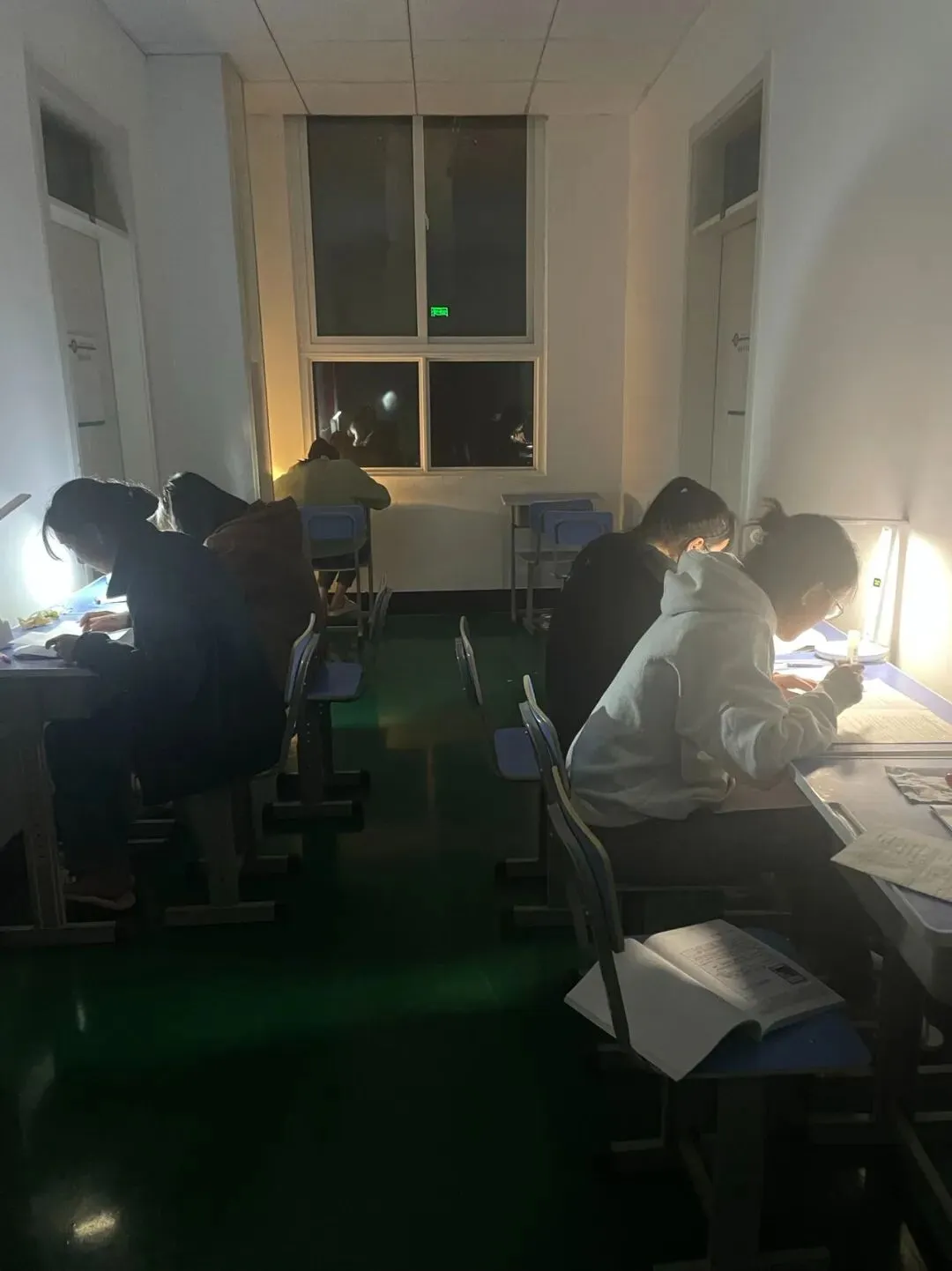 高考加油 | 追风逐月,再接再厉-第12张图片-四季读书网