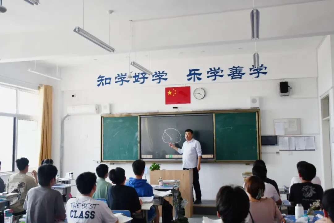 高考加油 | 追风逐月,再接再厉-第17张图片-四季读书网