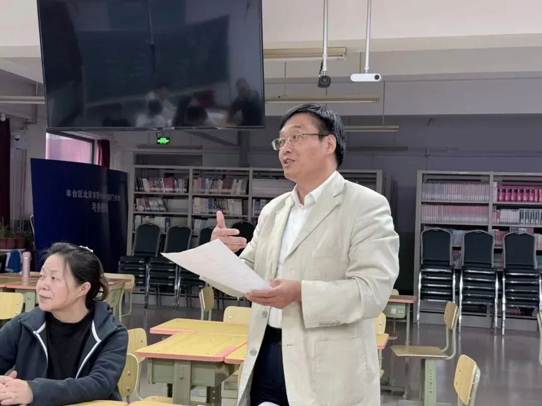 【擎旗聚宽·知行-问辩课堂】初三年级教学开放周活动顺利举办-第33张图片-四季读书网 【擎旗聚宽·知行-问辩课堂】初三年级教学开放周活动顺利举办-第33张图片-四季读书网