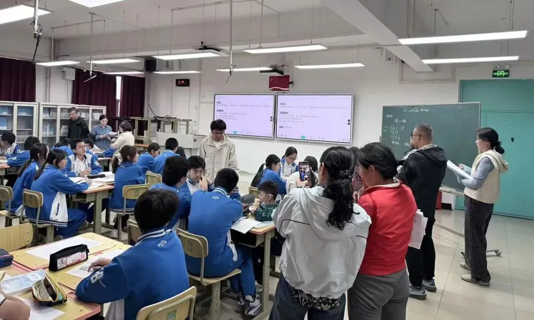 【擎旗聚宽·知行-问辩课堂】初三年级教学开放周活动顺利举办-第42张图片-四季读书网 【擎旗聚宽·知行-问辩课堂】初三年级教学开放周活动顺利举办-第42张图片-四季读书网