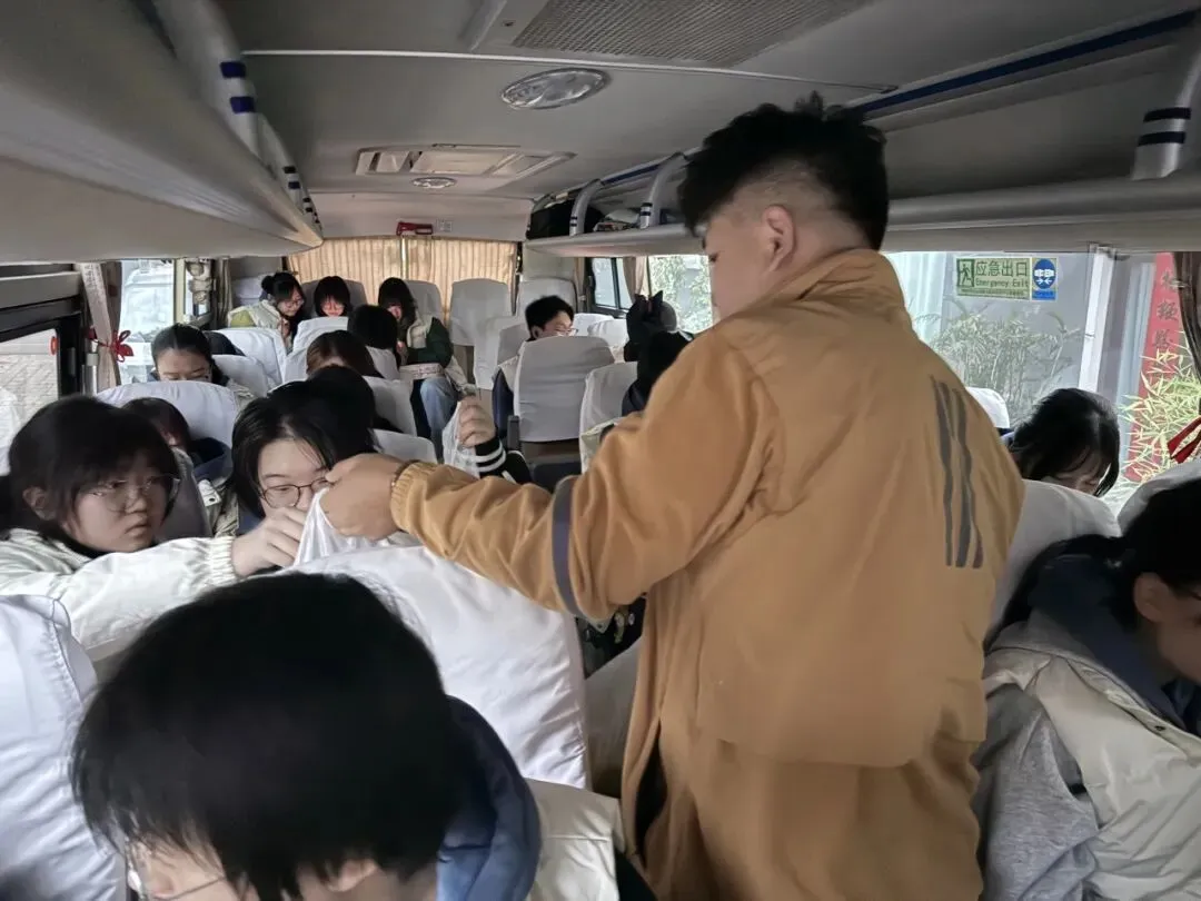 全程护航 暖心相伴|直击美术联考模拟考现场,新境界做你们最坚实的后盾-第11张图片-四季读书网