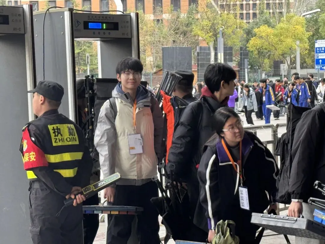 全程护航 暖心相伴|直击美术联考模拟考现场,新境界做你们最坚实的后盾-第18张图片-四季读书网