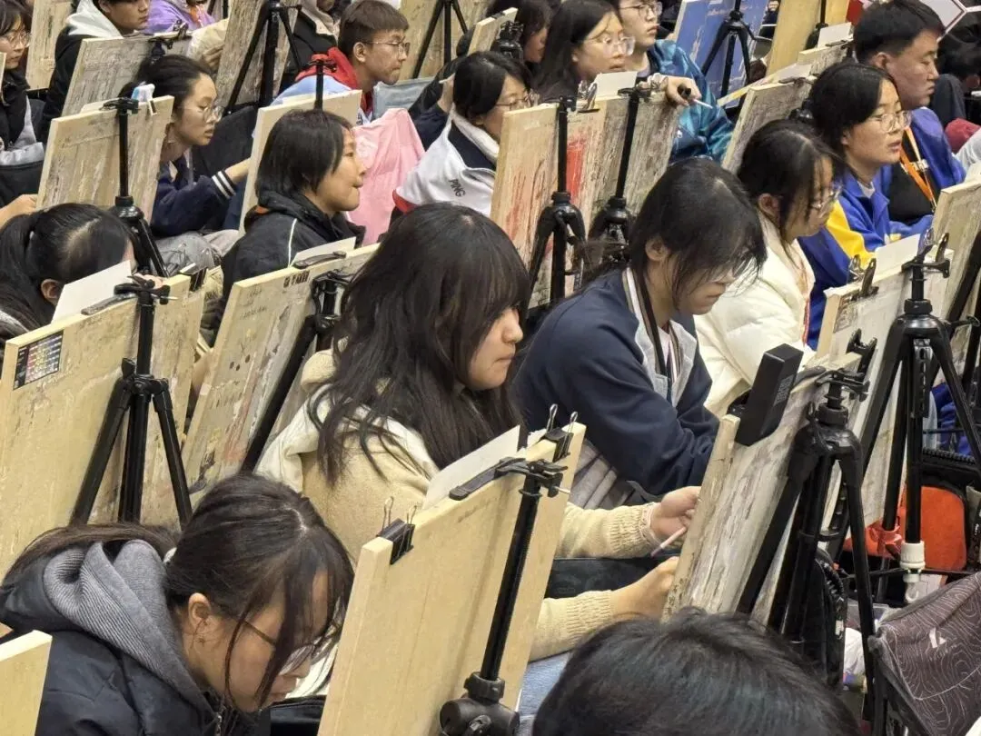 全程护航 暖心相伴|直击美术联考模拟考现场,新境界做你们最坚实的后盾-第40张图片-四季读书网