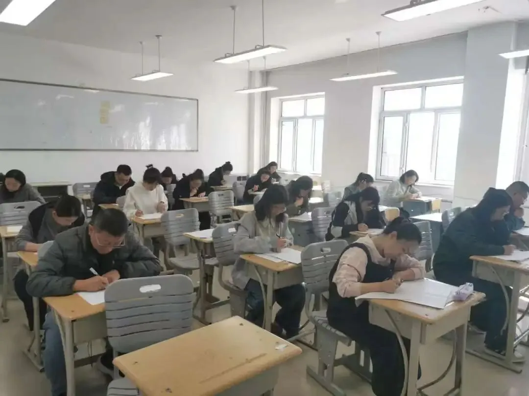 南岔县高级中学举行本学期第二次教师“考真题”业务考试-第8张图片-四季读书网