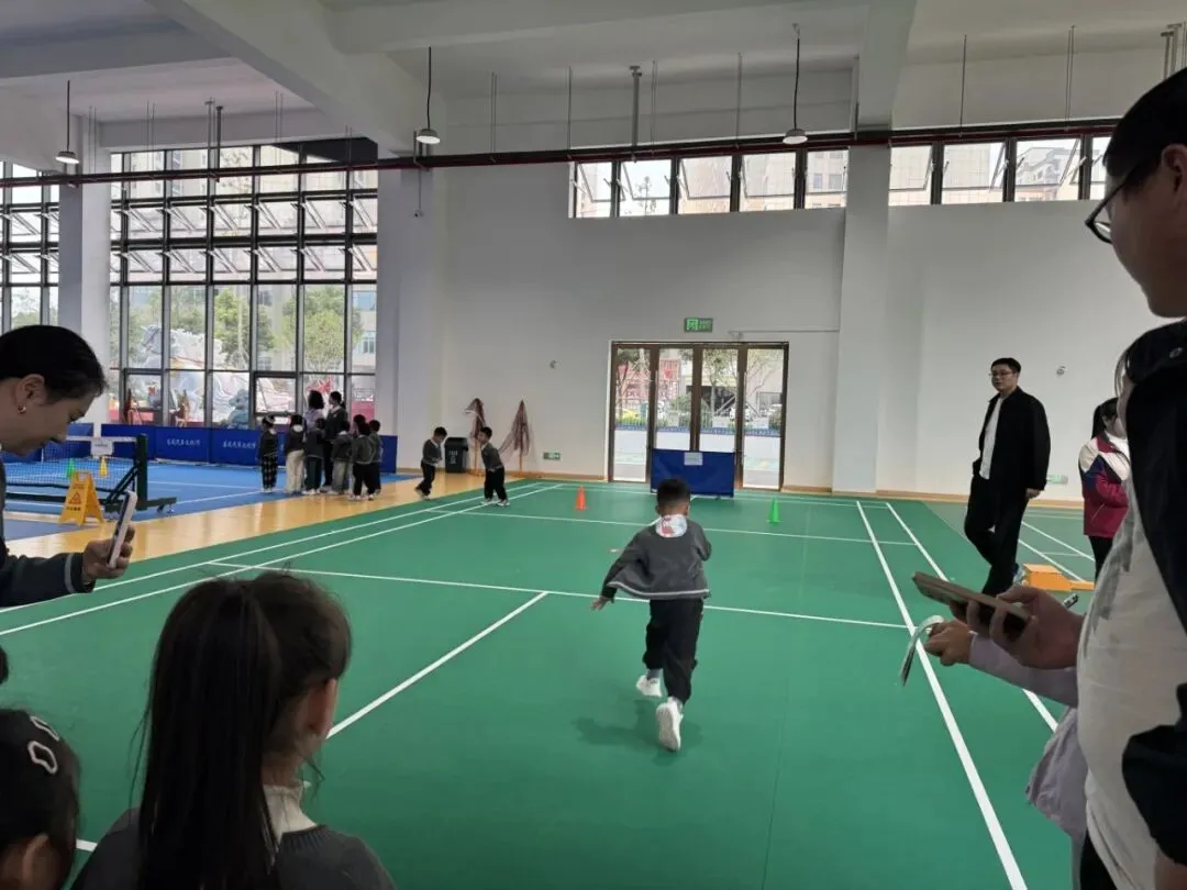 中考体育越来越重,孩子的身体底子几岁打最合适?-第8张图片-四季读书网