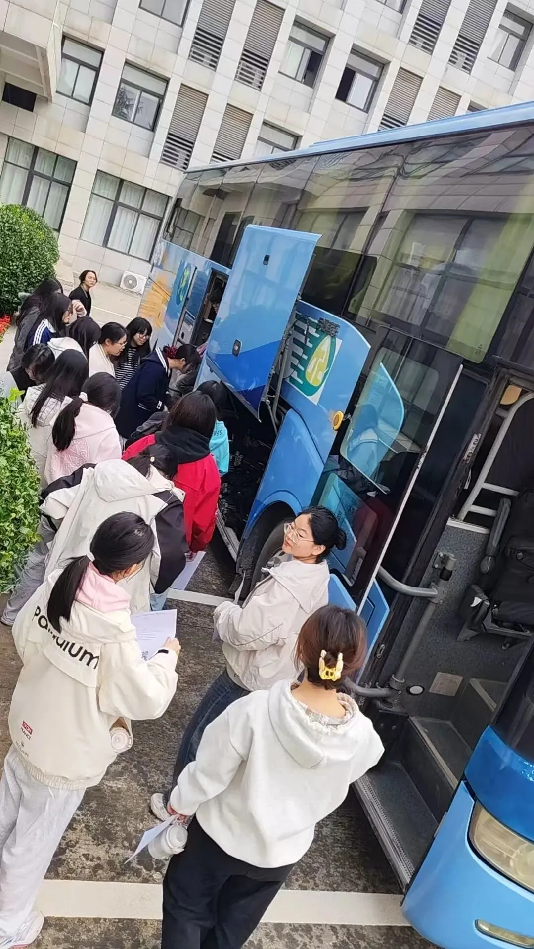 砺剑模考,逐梦丹青|我校高三美术学子赴安徽应用技术职业大学南校区参加省美术联考-第5张图片-四季读书网