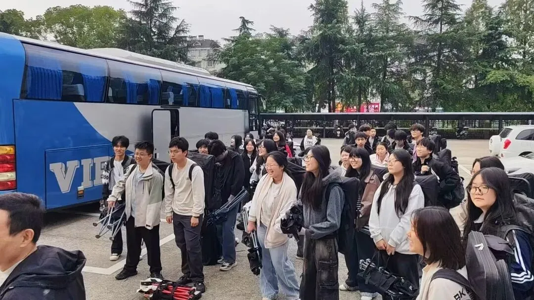 砺剑模考,逐梦丹青|我校高三美术学子赴安徽应用技术职业大学南校区参加省美术联考-第6张图片-四季读书网