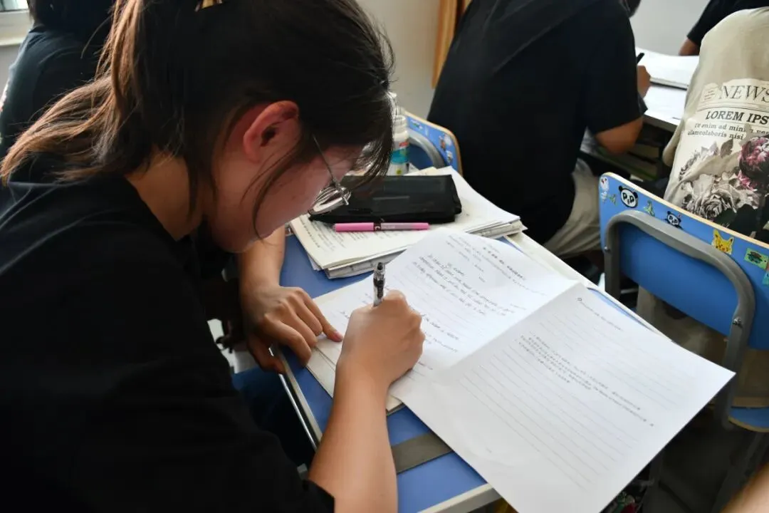 高考加油 | 十二载追风逐月,十二天再接再厉-第12张图片-四季读书网