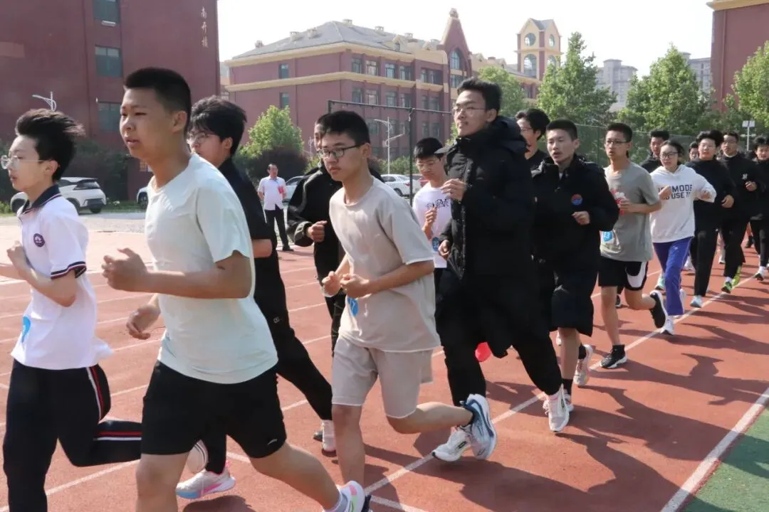 青岛国开第二中学2025年中考艺体考试圆满结束!-第35张图片-四季读书网 青岛国开第二中学2025年中考艺体考试圆满结束!-第35张图片-四季读书网