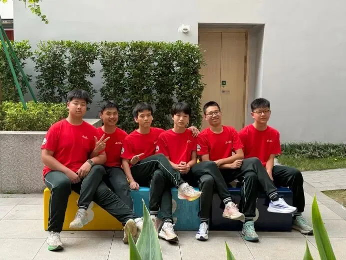 学子风采 | 2026届初三优秀毕业生(十)郑皓文:踏实前行,自在发光-第3张图片-四季读书网 学子风采 | 2026届初三优秀毕业生(十)郑皓文:踏实前行,自在发光-第3张图片-四季读书网