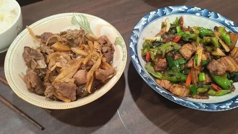 【有容教育】东城旗峰学校初三“向光成长”项目式德育成果展(第一期)——一席烟火寄温情,以食传爱敬长辈-第37张图片-四季读书网