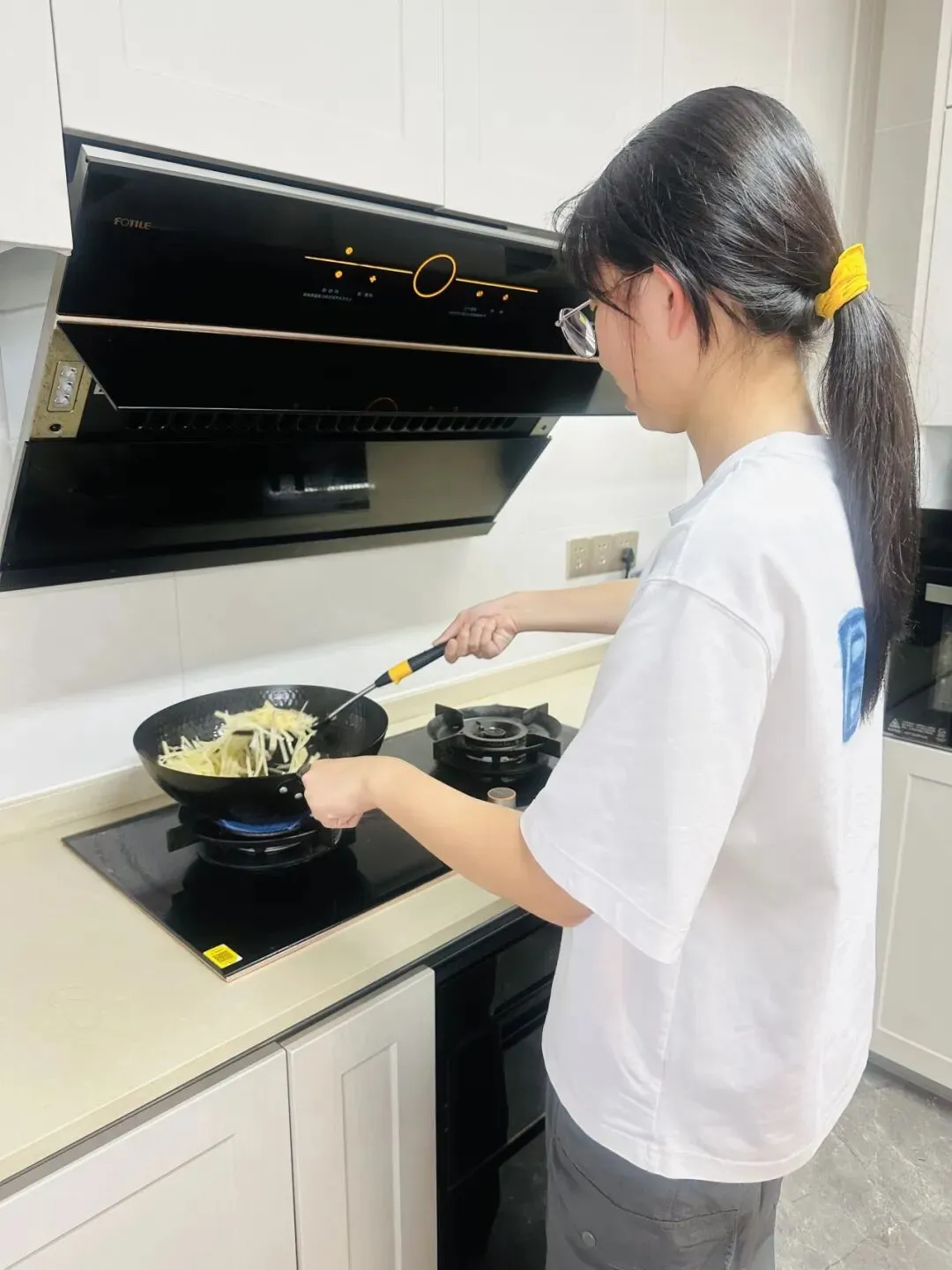 【有容教育】东城旗峰学校初三“向光成长”项目式德育成果展(第一期)——一席烟火寄温情,以食传爱敬长辈-第41张图片-四季读书网