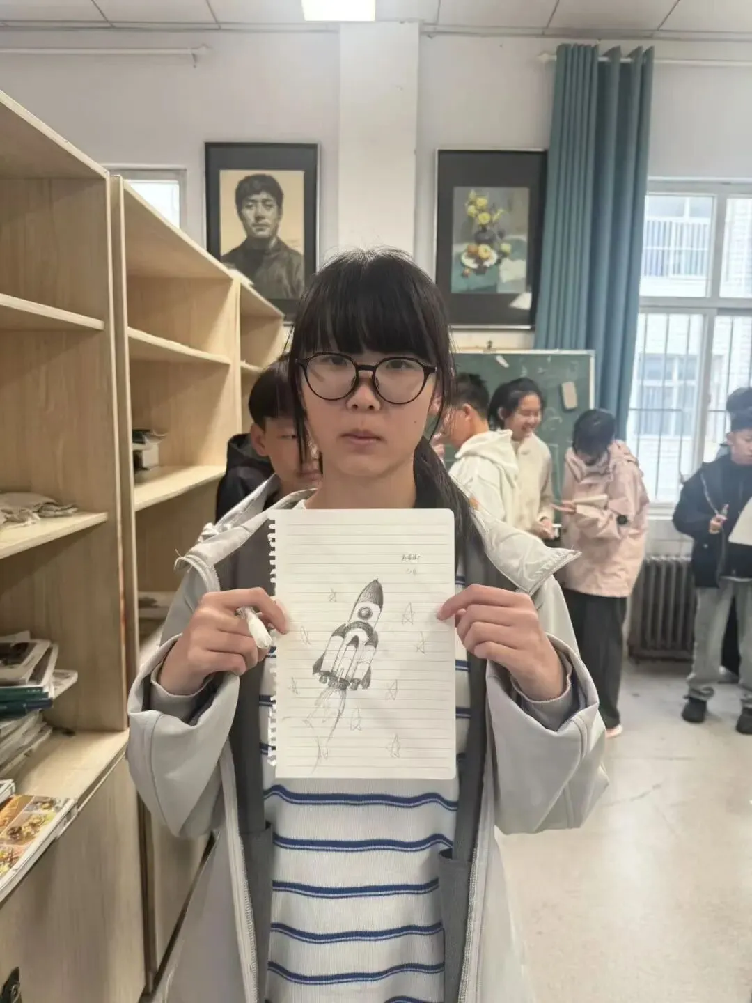 初一11班美术课堂作品《科技之光》-第1张图片-四季读书网