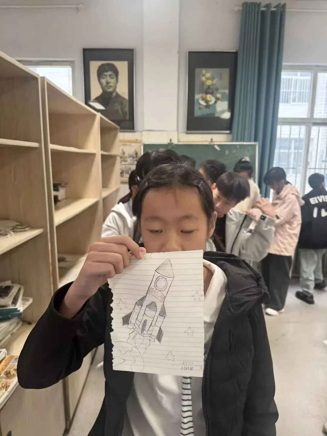初一11班美术课堂作品《科技之光》-第16张图片-四季读书网