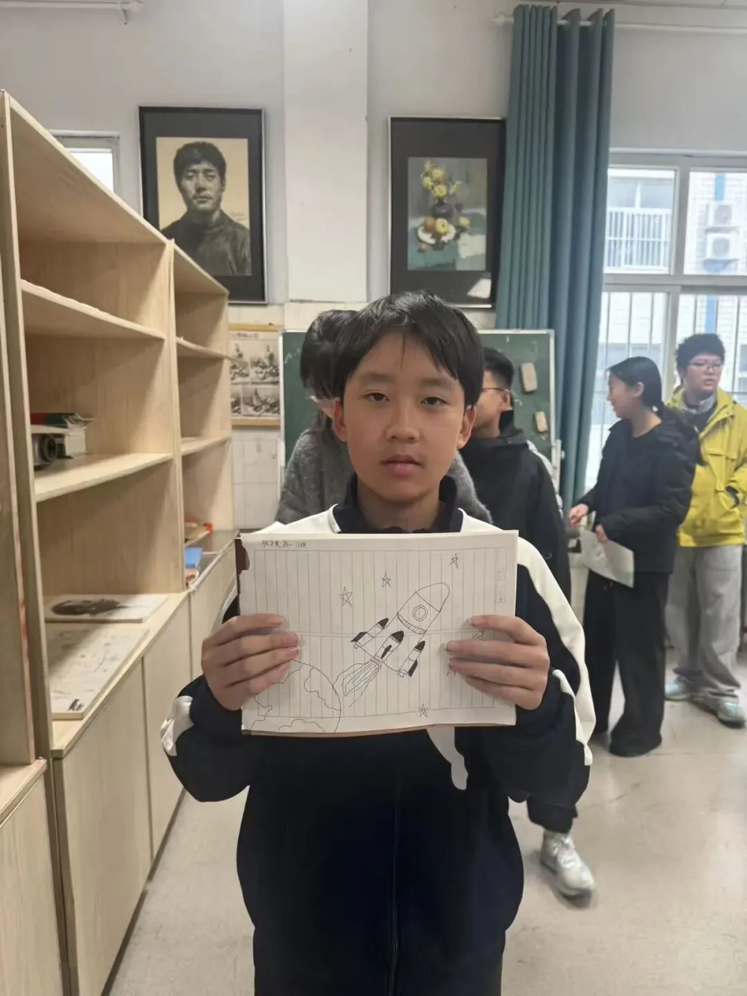 初一11班美术课堂作品《科技之光》-第35张图片-四季读书网