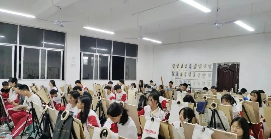 高考报名倒计时!沿河新世纪高级中学为您报考助攻,考生必藏!-第1张图片-四季读书网 高考报名倒计时!沿河新世纪高级中学为您报考助攻,考生必藏!-第1张图片-四季读书网