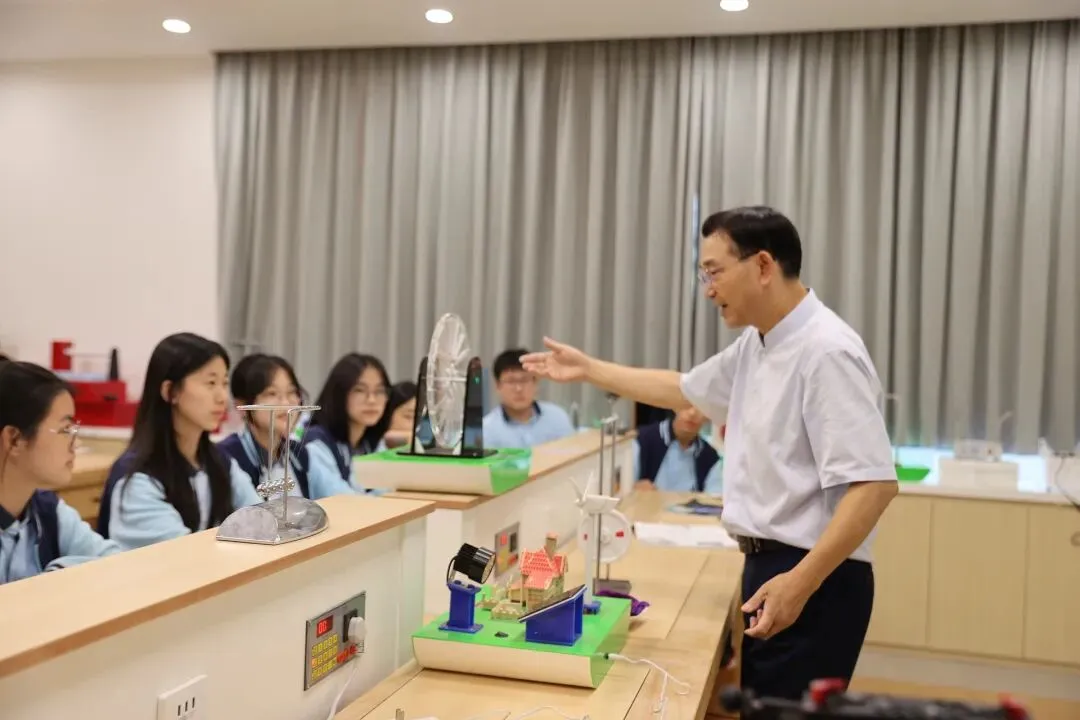 从中考普高线跃进港前三!杭州这所高中学子亲证:中考仅是起点-第9张图片-四季读书网