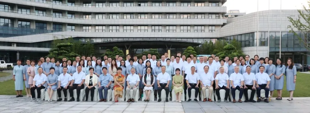 从中考普高线跃进港前三!杭州这所高中学子亲证:中考仅是起点-第14张图片-四季读书网