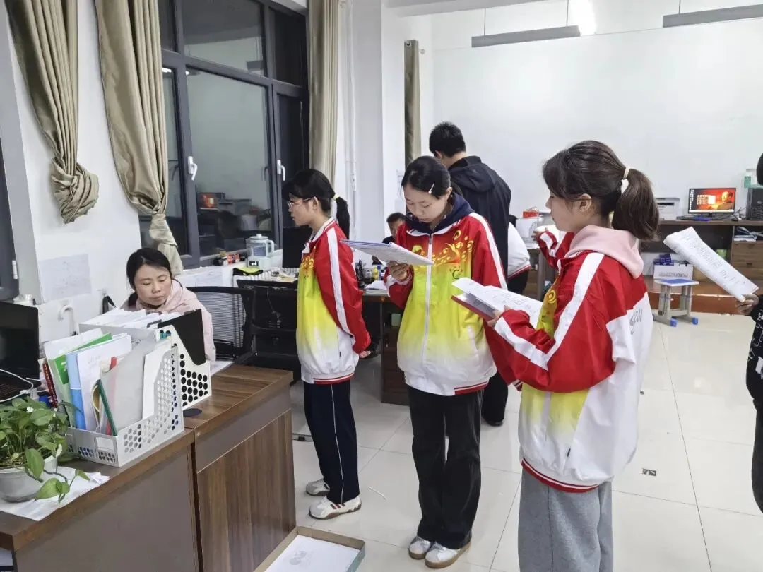 体育文化两手抓,全力以赴备中考——成功中考一校、三校师生全力以赴备战-第6张图片-四季读书网