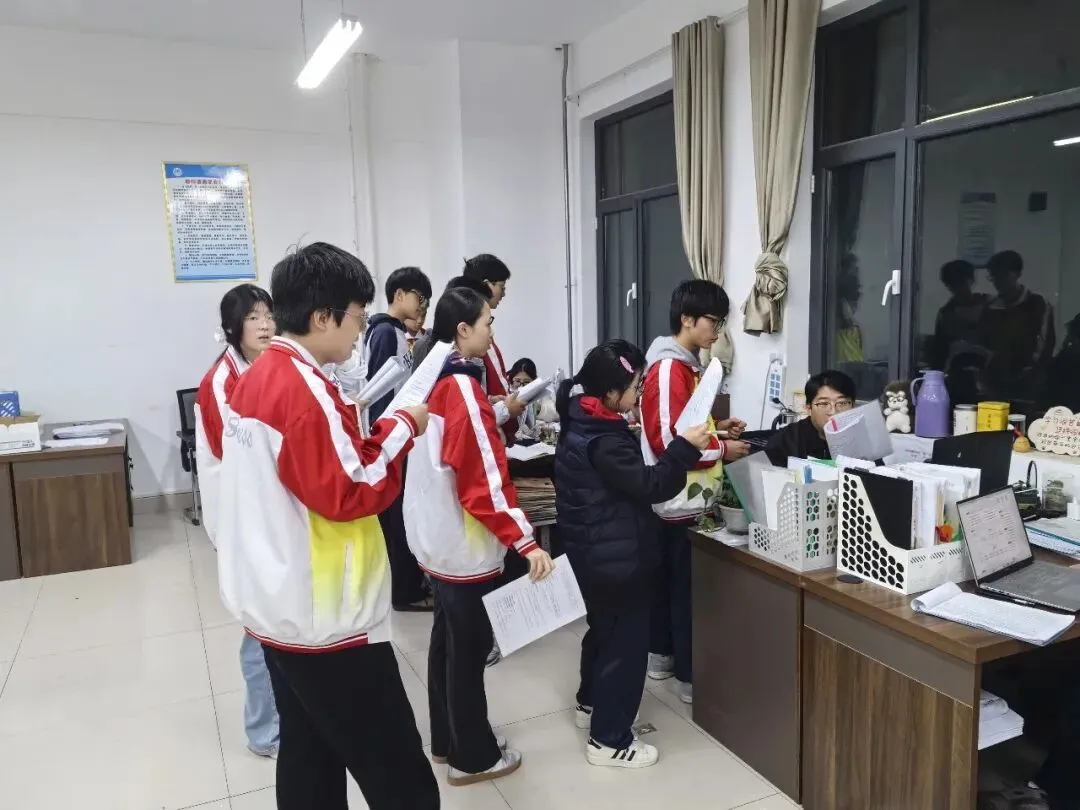 体育文化两手抓,全力以赴备中考——成功中考一校、三校师生全力以赴备战-第10张图片-四季读书网