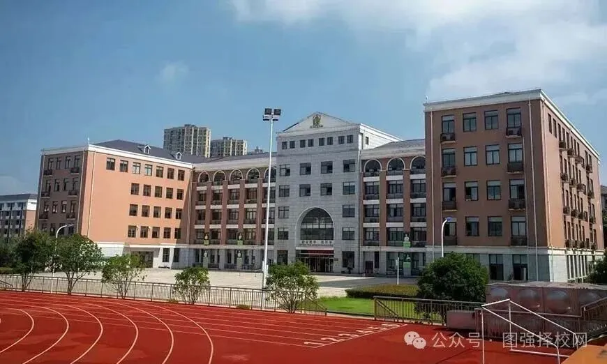 初三想读国际高中?武汉枫叶国际学校2027简章更新,全学段招生可预约探校-第4张图片-四季读书网 初三想读国际高中?武汉枫叶国际学校2027简章更新,全学段招生可预约探校-第4张图片-四季读书网