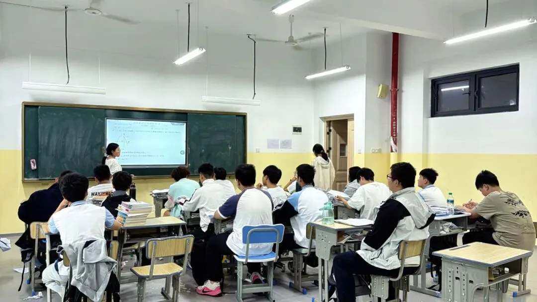 百问百答教育初三全封闭集训|沉浸式备战中考,把时间还给学习!-第2张图片-四季读书网 百问百答教育初三全封闭集训|沉浸式备战中考,把时间还给学习!-第2张图片-四季读书网