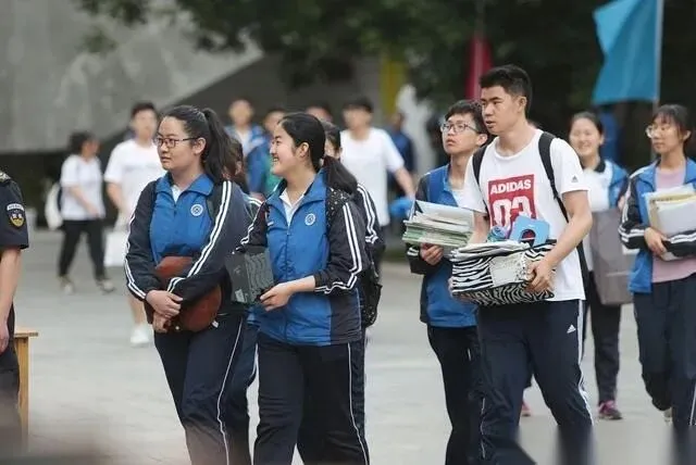 中考大局已定:如不出意外,2027年中国中考录取,或将迎3大变化-第4张图片-四季读书网 中考大局已定:如不出意外,2027年中国中考录取,或将迎3大变化-第4张图片-四季读书网