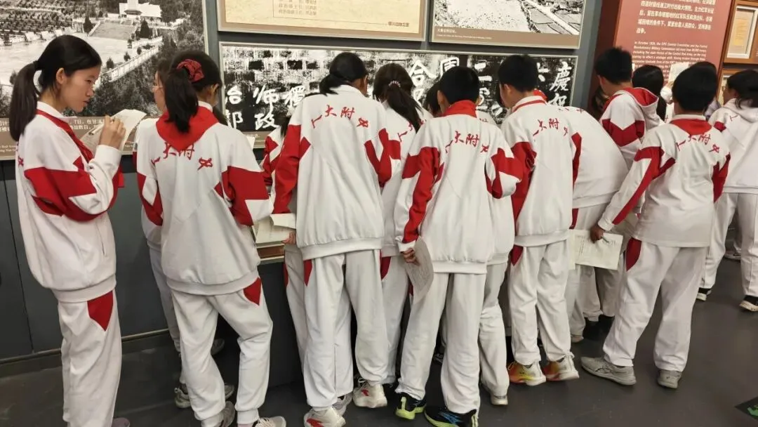 初一年级“沿馆寻踪·读懂北京”主题场馆研学课程-第17张图片-四季读书网 初一年级“沿馆寻踪·读懂北京”主题场馆研学课程-第17张图片-四季读书网