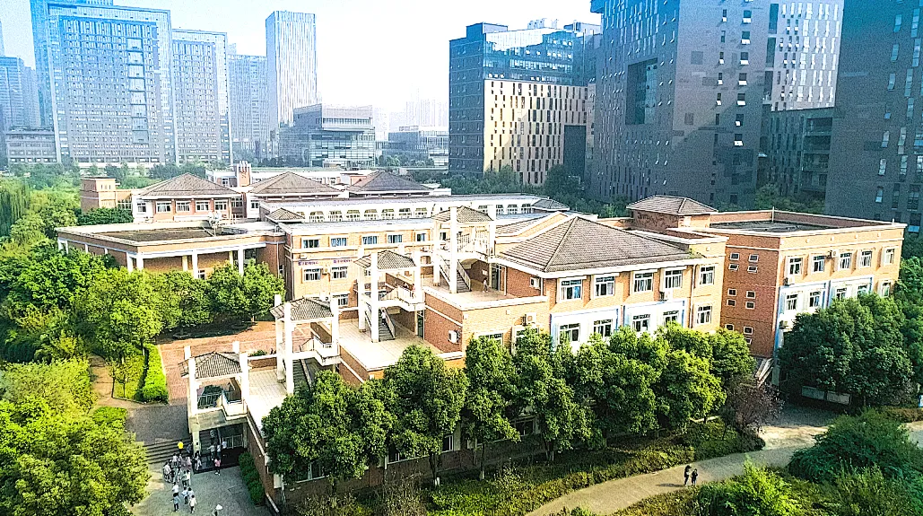 中考成绩不理想转国际赛道?成都45所+国际学校/国际部最全盘点!(分区)-第4张图片-四季读书网 中考成绩不理想转国际赛道?成都45所+国际学校/国际部最全盘点!(分区)-第4张图片-四季读书网