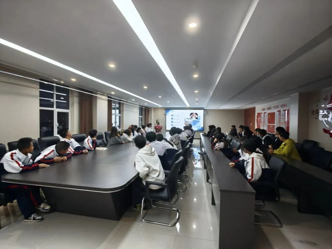 聚焦职教高考,聚力护航升学 | 甘肃万通2027年高考报名工作有序开展-第20张图片-四季读书网 聚焦职教高考,聚力护航升学 | 甘肃万通2027年高考报名工作有序开展-第20张图片-四季读书网
