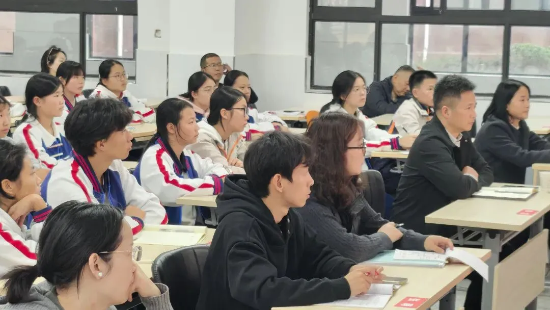 中考政策宣讲进校园——汉阴县考试管理中心走进实中九年级-第4张图片-四季读书网